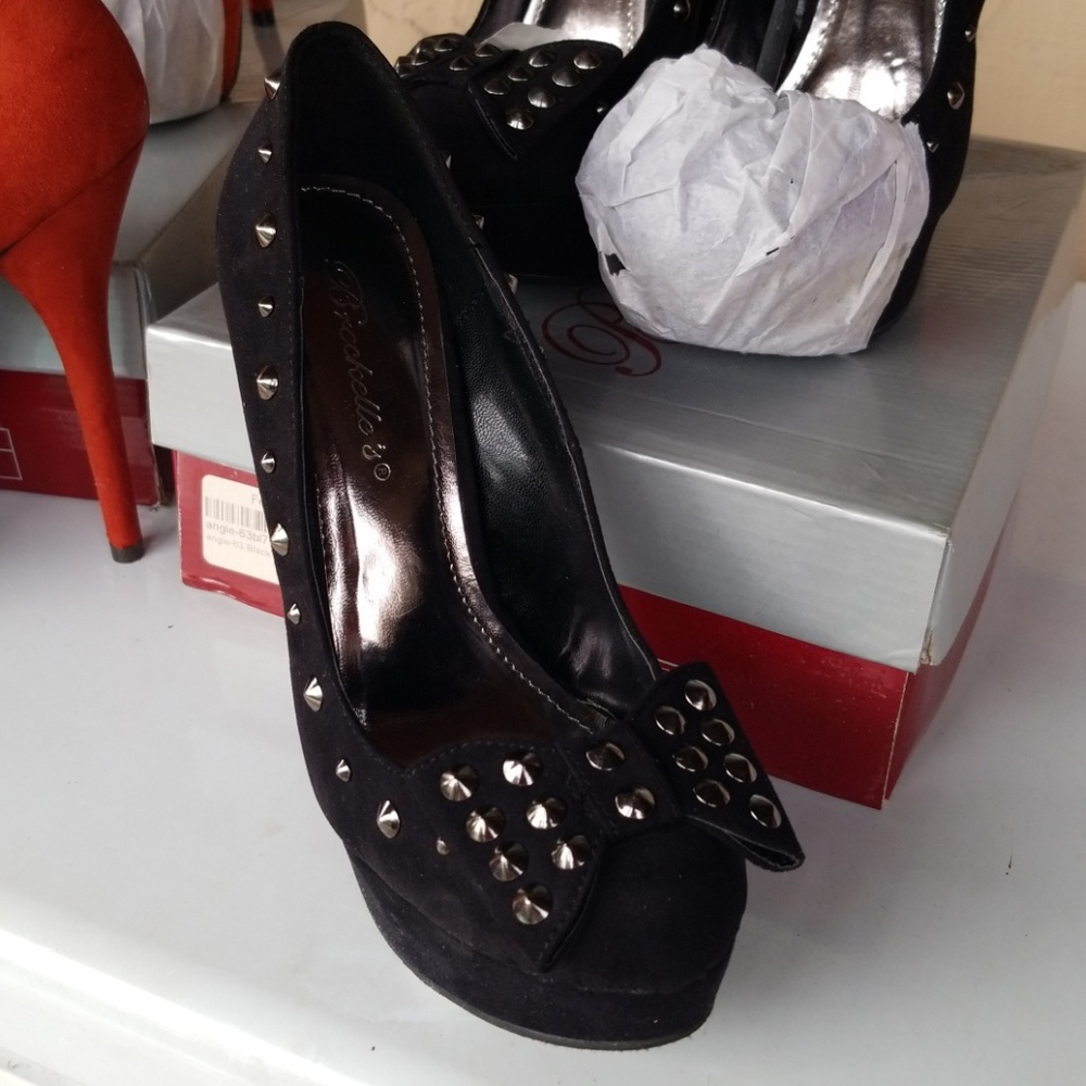 Heel - Picture 2 of 4